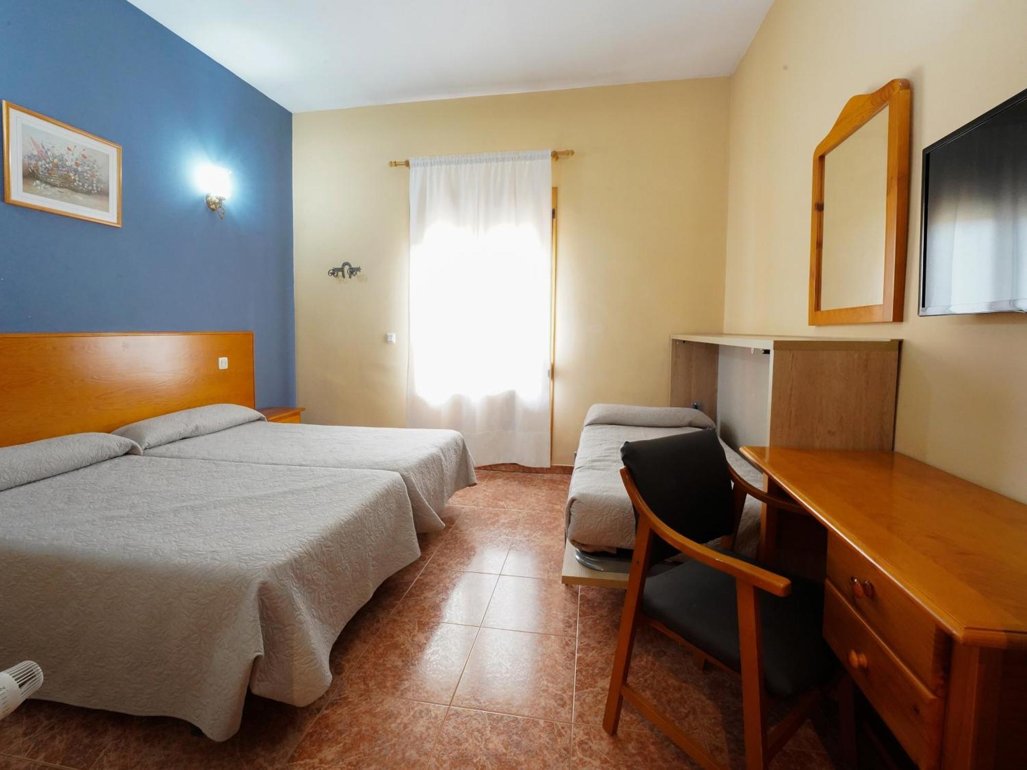 Hotel La Rueda 3000 Мора-де-Рубьелос Экстерьер фото
