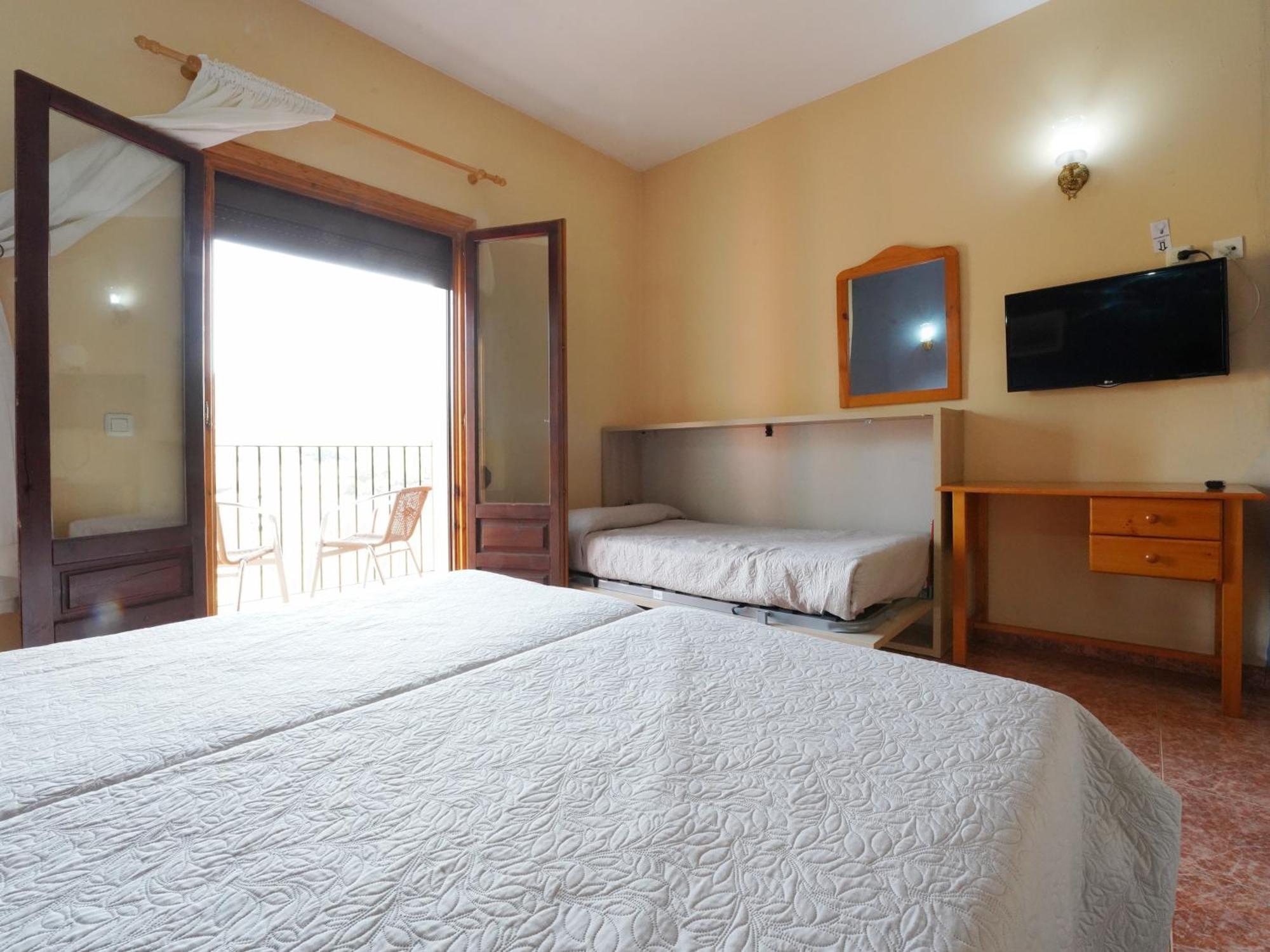 Hotel La Rueda 3000 Мора-де-Рубьелос Экстерьер фото