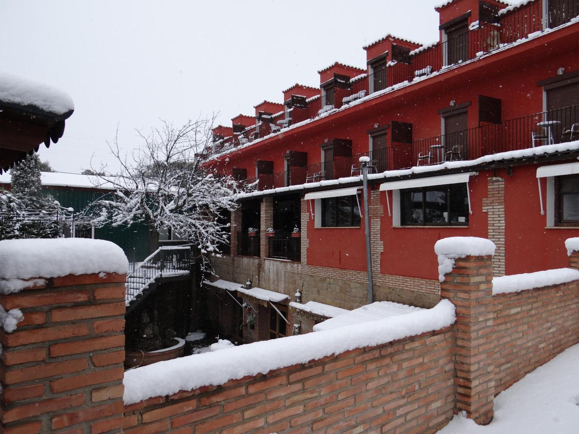 Hotel La Rueda 3000 Мора-де-Рубьелос Экстерьер фото