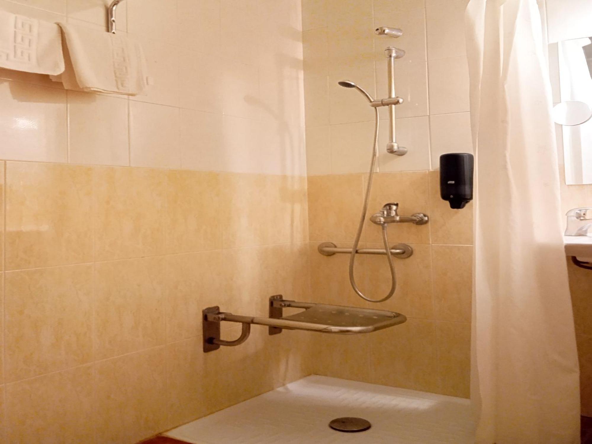 Hotel La Rueda 3000 Мора-де-Рубьелос Экстерьер фото