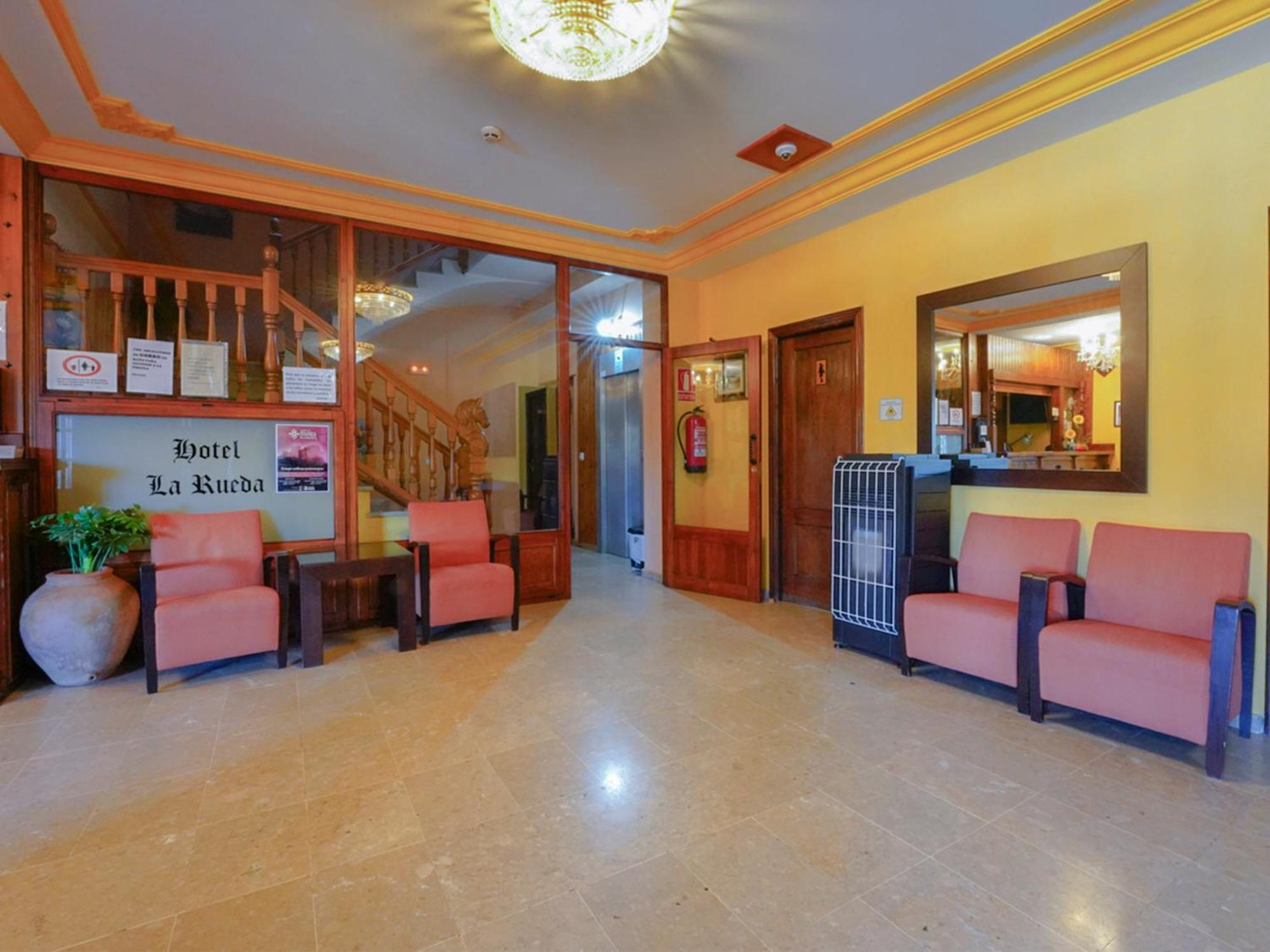 Hotel La Rueda 3000 Мора-де-Рубьелос Экстерьер фото