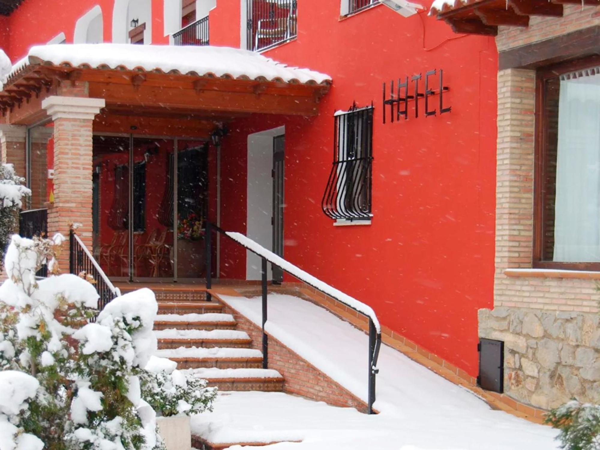 Hotel La Rueda 3000 Мора-де-Рубьелос Экстерьер фото